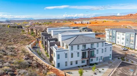 204 N Cliff Side Dr #7, Hurricane, UT 84737