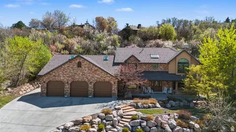 1225 E 5275 S, South Ogden, UT 84403