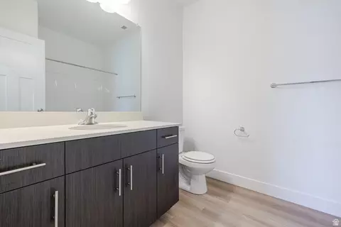 Bath - 675 W 4500 S #P201, Mapleton, UT 84664 photo 1 of 2