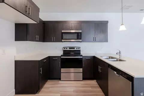 Kitchen - 675 W 4500 S #P201, Mapleton, UT 84664 photo 1 of 3