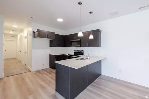Kitchen - 675 W 4500 S #P201, Mapleton, UT 84664 photo 2 of 3