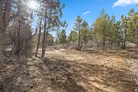 15 Pine St #15, Orderville, UT 84758