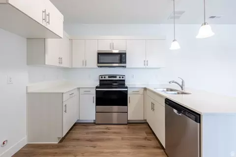Kitchen - 675 W 4500 S #P301, Mapleton, UT 84664 photo 1 of 3