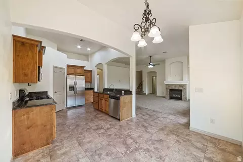 922 E Silver Shadows Dr S, Washington, UT 84780 photo 8