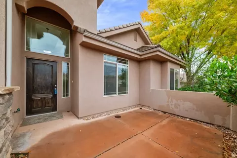 922 E Silver Shadows Dr S, Washington, UT 84780 photo 2