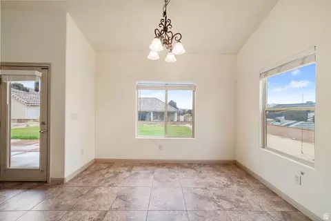 922 E Silver Shadows Dr S, Washington, UT 84780 photo 7