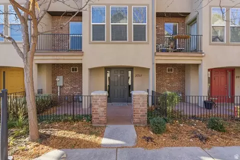 3711 S Luchars Ln W, South Salt Lake, UT 84115