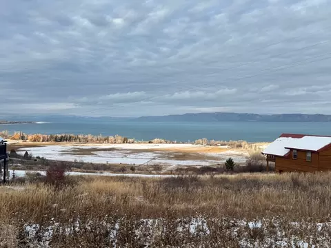 1470 N Trapper Loop, Garden City, UT 84028