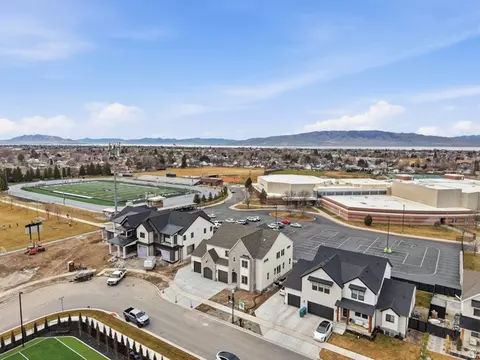 View/Area - 1371 N 330 E #8, Orem, UT 84057 photo 2 of 2