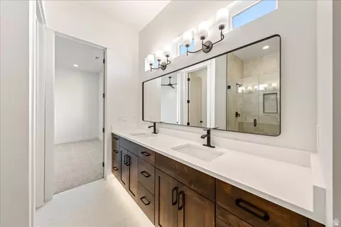 Bath - 1491 E Centarurus Way #86, Washington, UT 84780 photo 1 of 3