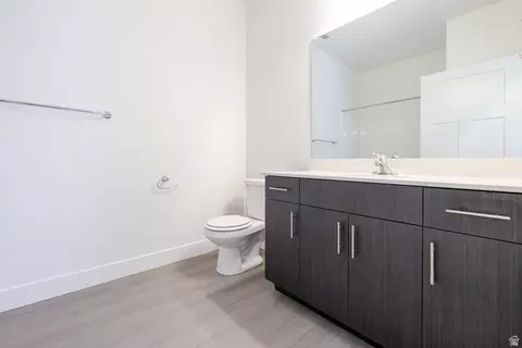 Bath - 4664 S 680 W #S102, Mapleton, UT 84664 photo 1 of 2