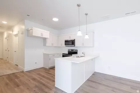 Kitchen - 4664 S 680 W #S201, Mapleton, UT 84664 photo 2 of 2
