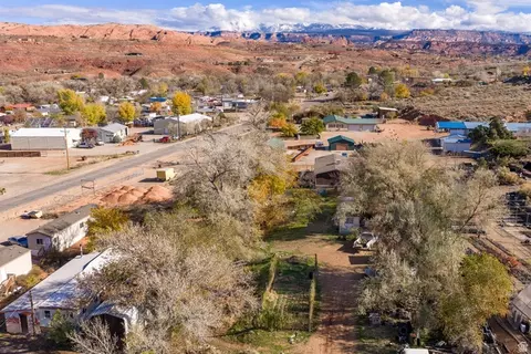 View/Area - 1431 S Mill Creek Dr, Moab, UT 84532 photo 6 of 7
