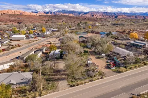 View/Area - 1431 S Mill Creek Dr, Moab, UT 84532 photo 2 of 7