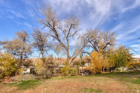 Exterior - 1431 S Mill Creek Dr, Moab, UT 84532 photo 2 of 13