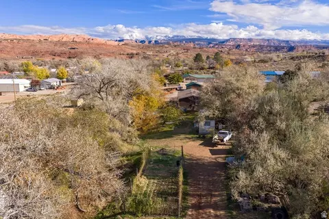 View/Area - 1431 S Mill Creek Dr, Moab, UT 84532 photo 5 of 7