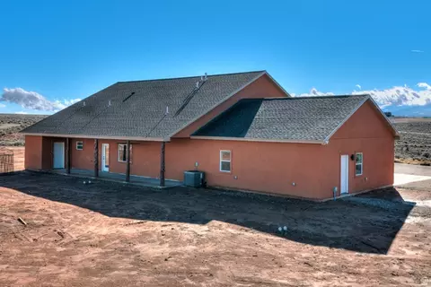 Exterior - 429 E Pioneer Bnd, Monticello, UT 84535 photo 2 of 5