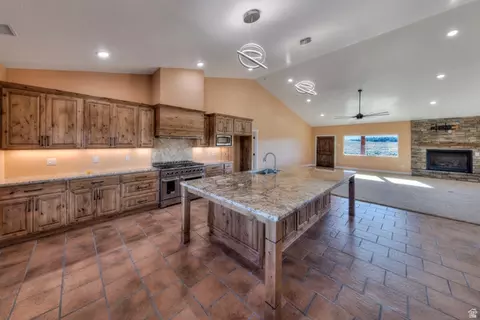 Kitchen - 429 E Pioneer Bnd, Monticello, UT 84535 photo 2 of 3