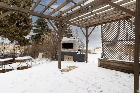 Exterior - 7040 W 600 N, Mendon, UT 84325 photo 7 of 8