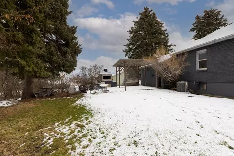 Exterior - 7040 W 600 N, Mendon, UT 84325 photo 6 of 8
