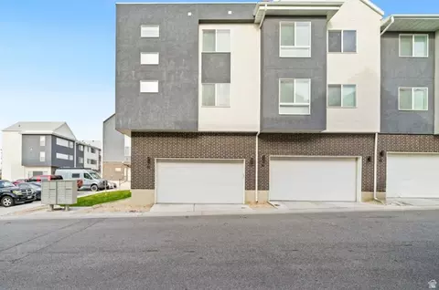Exterior - 70 E Weekes Way, Clearfield, UT 84015 photo 2 of 3