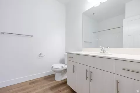 Bath - 4664 S 680 W #S303, Mapleton, UT 84664 photo 1 of 2