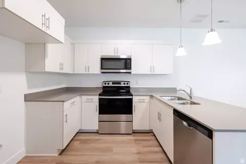 Kitchen - 4664 S 680 W #S304, Mapleton, UT 84664 photo 1 of 3