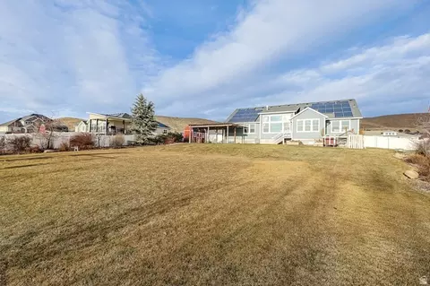Exterior - 2098 Elkhorn Rd, Eagle Mountain, UT 84005 photo 9 of 20
