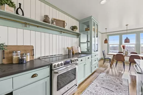 Kitchen - 2098 Elkhorn Rd, Eagle Mountain, UT 84005 photo 3 of 5