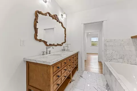 Bath - 2098 Elkhorn Rd, Eagle Mountain, UT 84005 photo 3 of 5