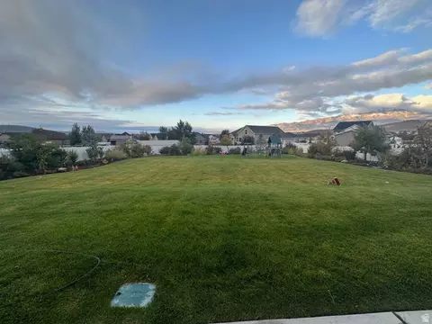 Exterior - 2098 Elkhorn Rd, Eagle Mountain, UT 84005 photo 17 of 20