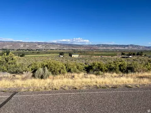 2 N Landslide Rd E, Central Valley, UT 84754 photo 4