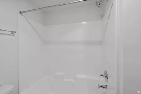 Bath - 451 W 980 S, Ogden, UT 84404 photo 3 of 4