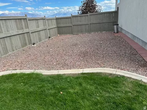 Exterior - 7253 N Skyview Ln, Eagle Mountain, UT 84005 photo 10 of 12