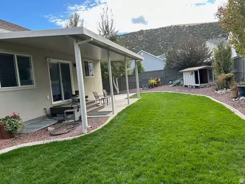 Exterior - 7253 N Skyview Ln, Eagle Mountain, UT 84005 photo 11 of 12