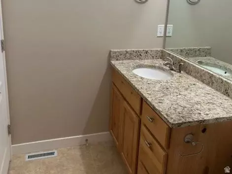 Bath - 7253 N Skyview Ln, Eagle Mountain, UT 84005 photo 1 of 1