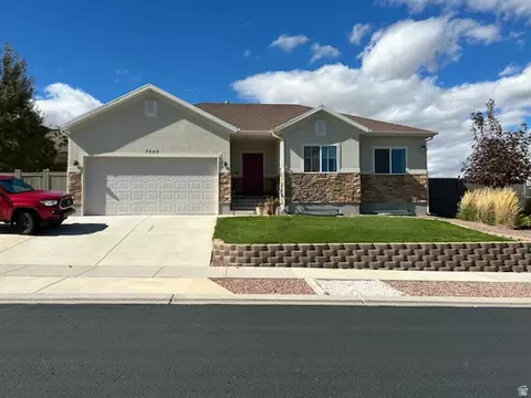 Exterior - 7253 N Skyview Ln, Eagle Mountain, UT 84005 photo 8 of 12