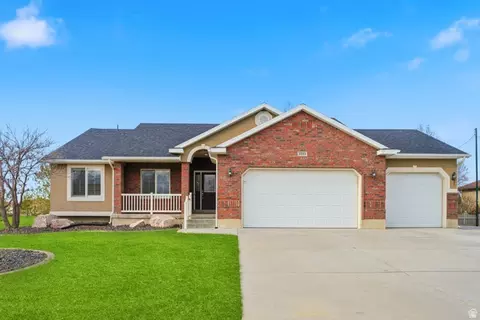 3533 N Remuda Dr, Farr West, UT 84404