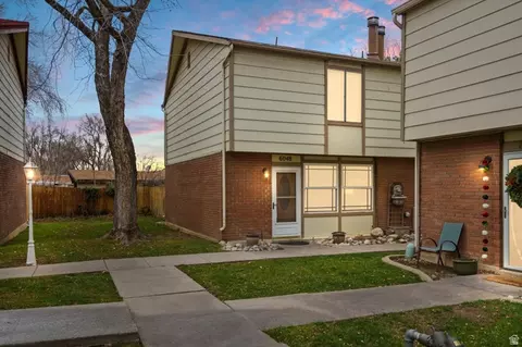6048 S 2075 E, Holladay, UT 84121