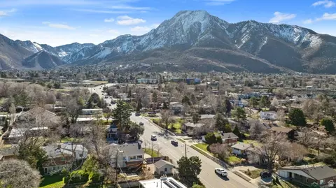 View/Area - 4426 S 3035 E, Holladay, UT 84124 photo 4 of 10