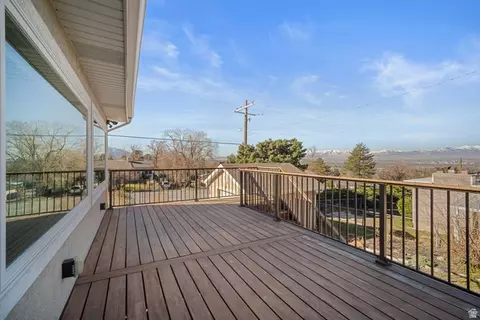 Exterior - 4426 S 3035 E, Holladay, UT 84124 photo 2 of 5