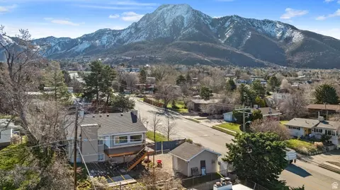 View/Area - 4426 S 3035 E, Holladay, UT 84124 photo 3 of 10