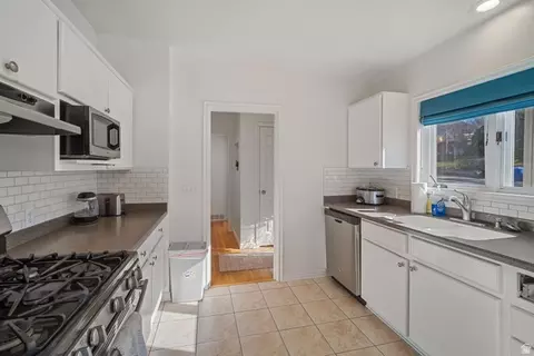 Kitchen - 4426 S 3035 E, Holladay, UT 84124 photo 3 of 3