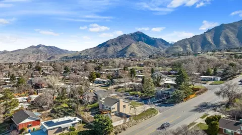 View/Area - 4426 S 3035 E, Holladay, UT 84124 photo 5 of 10