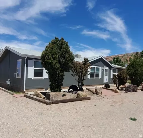 49 N Mcelhaney Ln, Moab, UT 84532