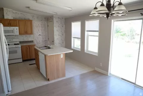 Kitchen - 49 N Mcelhaney Ln, Moab, UT 84532 photo 3 of 3