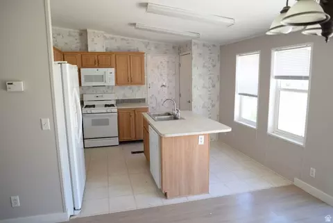 Kitchen - 49 N Mcelhaney Ln, Moab, UT 84532 photo 2 of 3