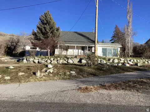 129 S Grant Ave, Stockton, UT 84071