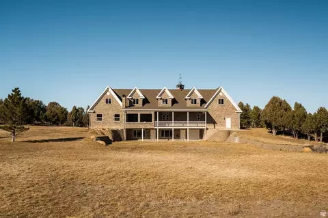Exterior - 2250 E Paunsaugunt Cliffs Dr, Hatch, UT 84735 photo 2 of 4