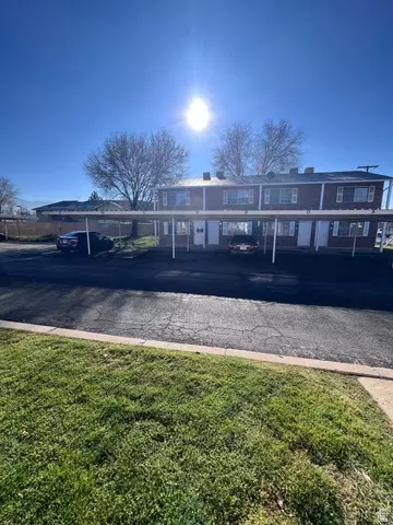 556 N Fairfield Rd #A-4, Layton, UT 84041